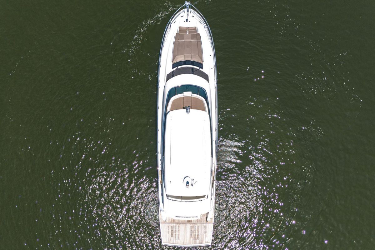 2015 Prestige 62 