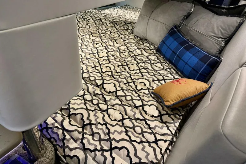 Hoody Yacht Photos Pics 2016 Formula 370 Super Sport- HOODY- Berth