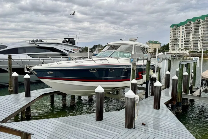 Hoody Yacht Photos Pics 2016 Formula 370 Super Sport- HOODY- Lift Profile