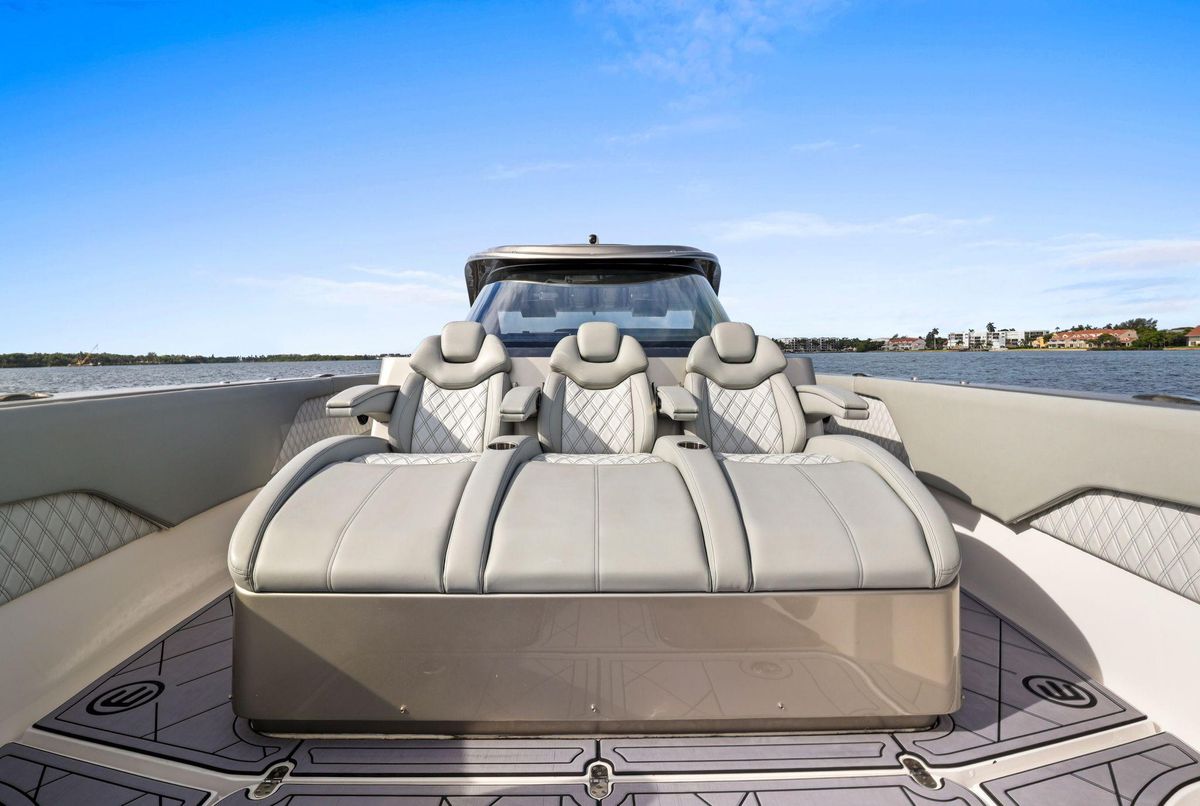2024 Mystic Powerboats 52 