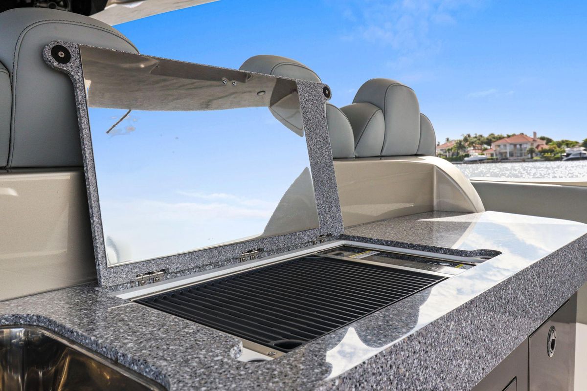 2024 Mystic Powerboats 52 