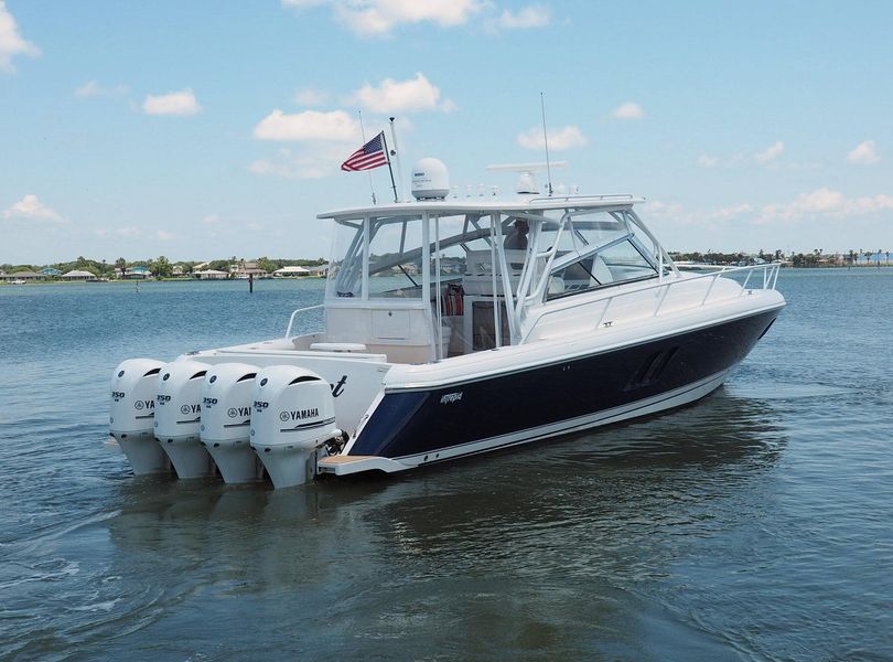 2016 Intrepid 475 Sport Yacht