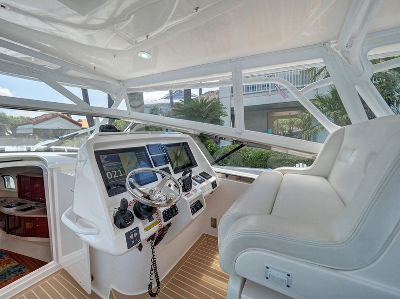 2016 Intrepid 475 Sport Yacht