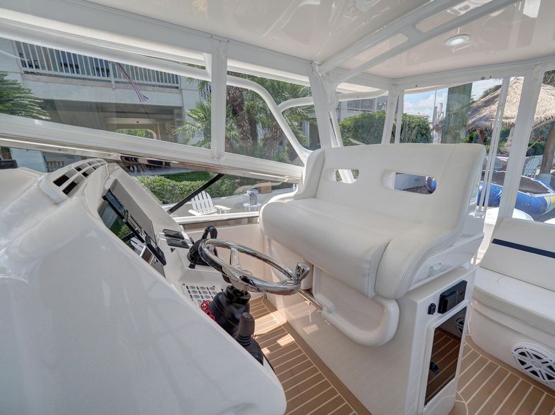 2016 Intrepid 475 Sport Yacht