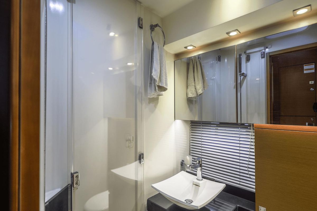2015 Prestige 62 