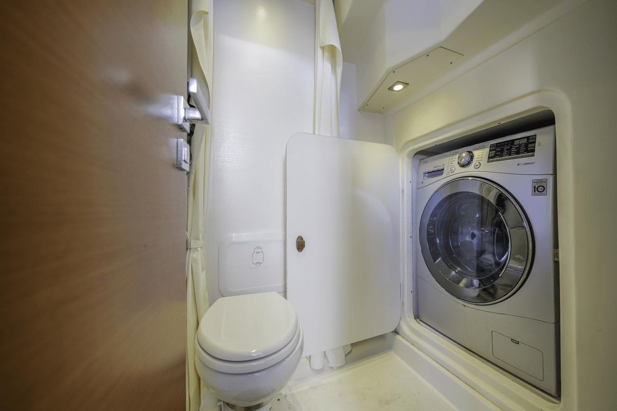 2015 Prestige 62 