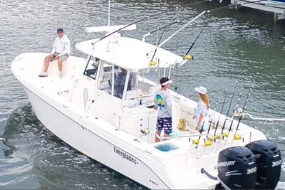 Everglades 325 Center Console
