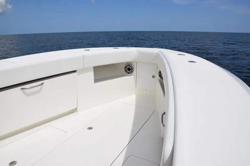  Yacht Photos Pics 2020 SeaVee 370z boat deck with ocean view, showcasing sleek design and spacious layout.