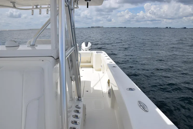  Yacht Photos Pics 2020 SeaVee 370z boat on open water under cloudy sky.