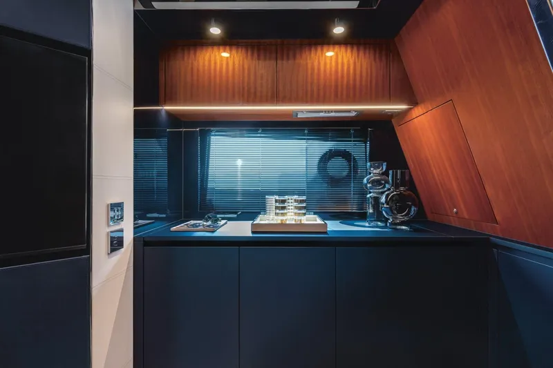  Yacht Photos Pics IMG_2348.JPG