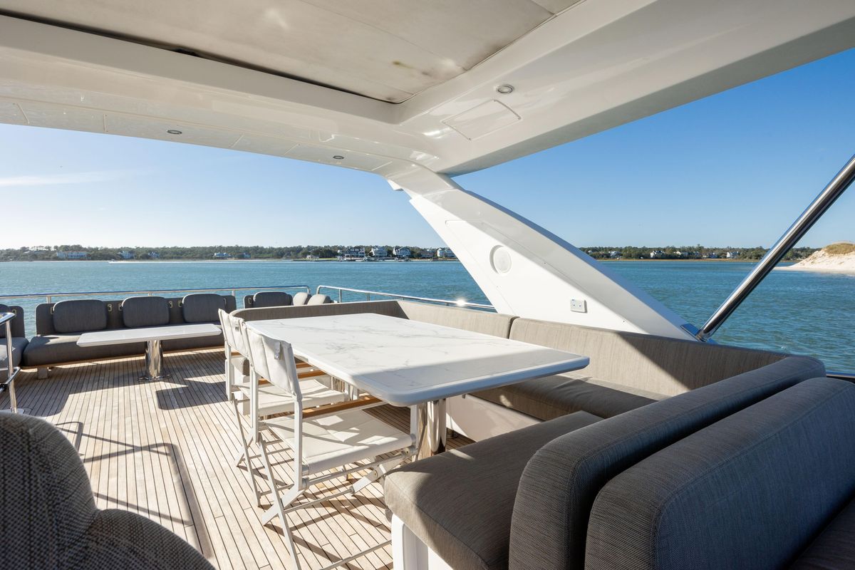2021 Azimut 72 