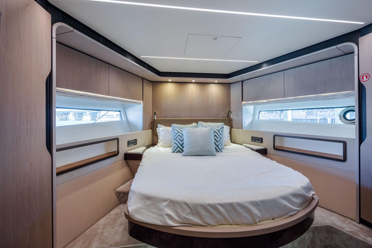 2021 Azimut 72 