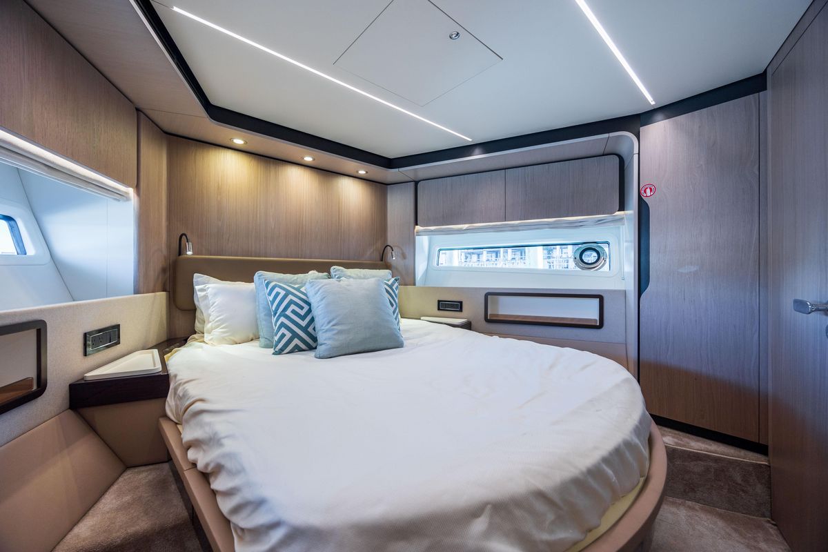 2021 Azimut 72 