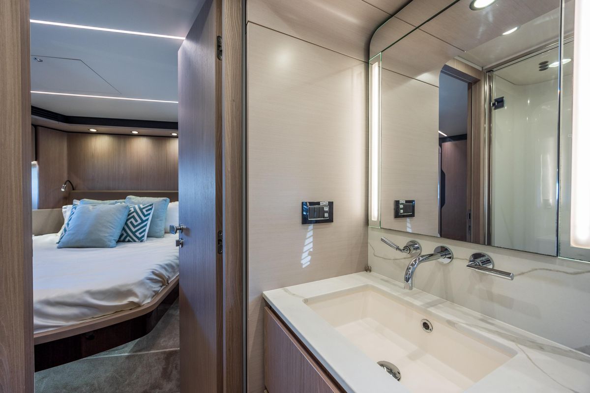 2021 Azimut 72 
