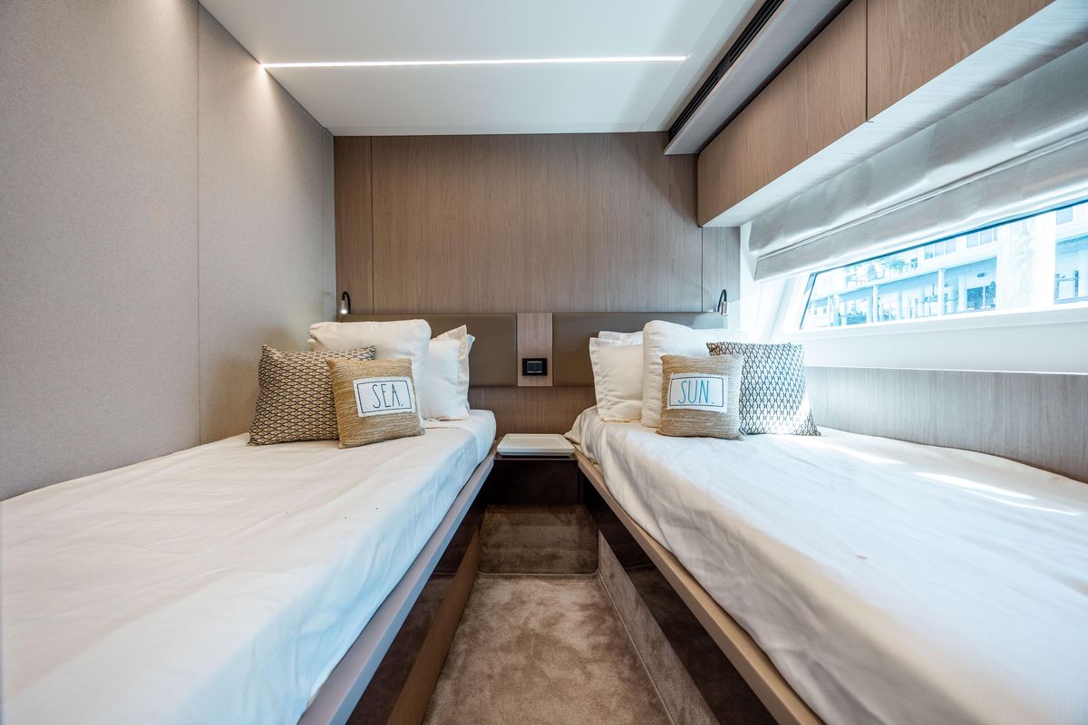 2021 Azimut 72 
