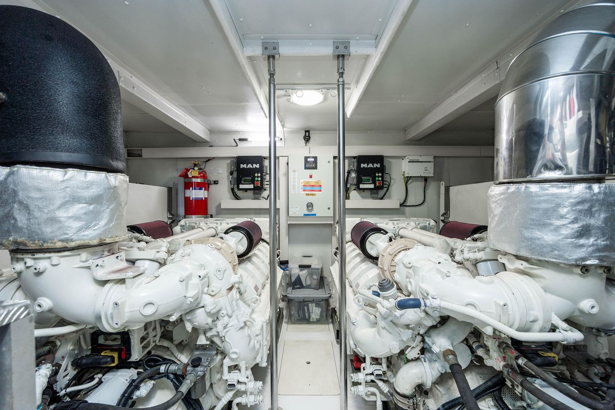 2021 Azimut 72 