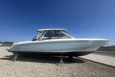 Boston Whaler 320 Vantage