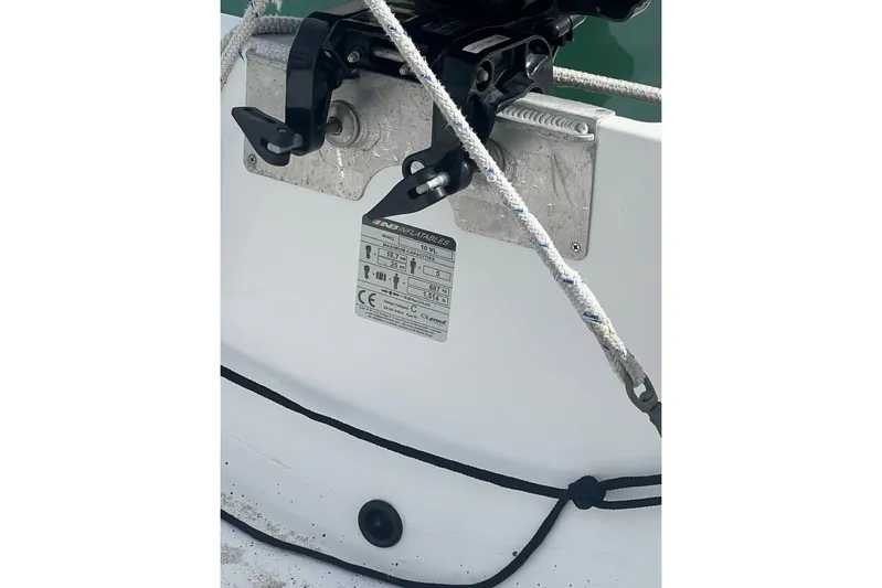 Queen Butterfly Yacht Photos Pics Close-up of a 2006 Lagoon 440 boat's rigging and hardware details.