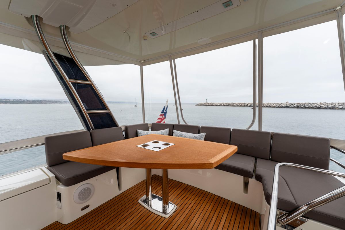 2018 Prestige 56 
