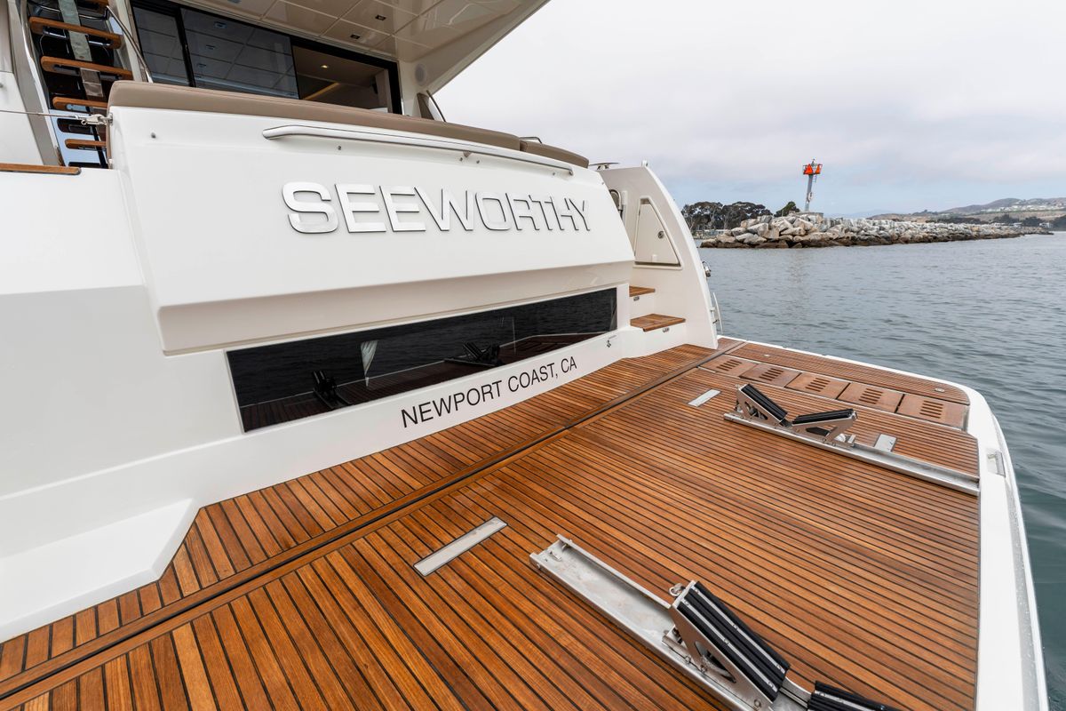 2018 Prestige 56 