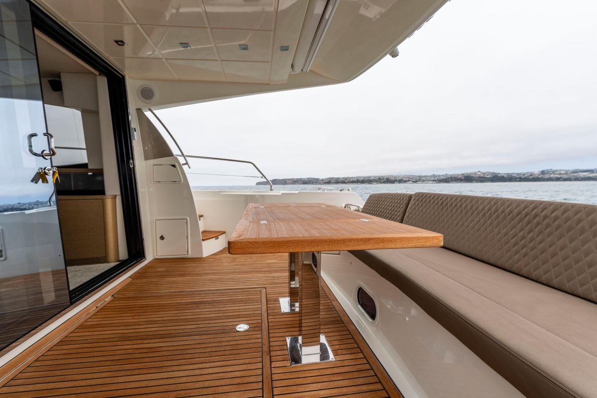 2018 Prestige 56 