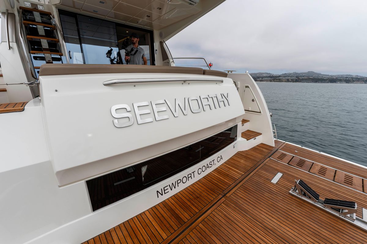2018 Prestige 56 