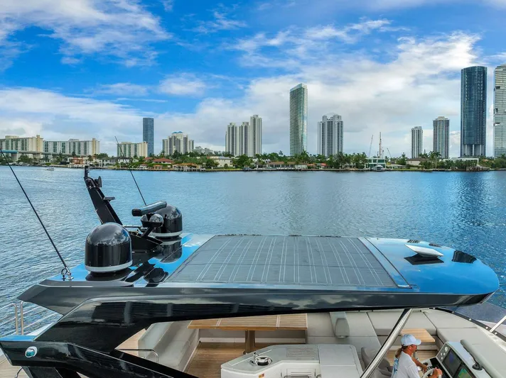 You And Islands Yacht Photos Pics 2023 Sunseeker 76 Yacht - Image 12