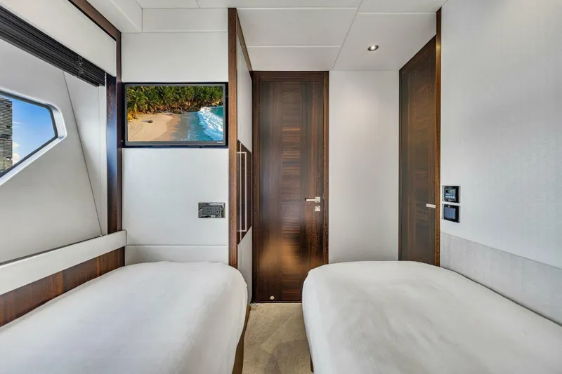 You And Islands Yacht Photos Pics 2023 Sunseeker 76 Yacht - Image 56