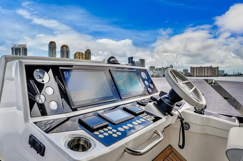 You And Islands Yacht Photos Pics 2023 Sunseeker 76 Yacht - Image 27