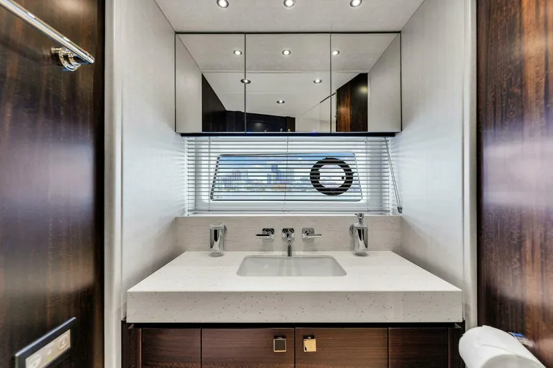 You And Islands Yacht Photos Pics 2023 Sunseeker 76 Yacht - Image 58