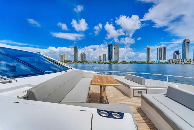 You And Islands Yacht Photos Pics 2023 Sunseeker 76 Yacht - Image 14