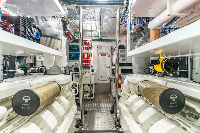 You And Islands Yacht Photos Pics 2023 Sunseeker 76 Yacht - Image 79