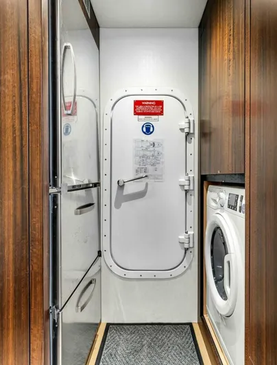 You And Islands Yacht Photos Pics 2023 Sunseeker 76 Yacht - Image 73