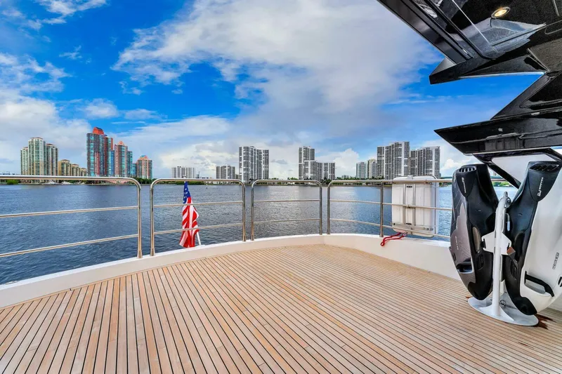 You And Islands Yacht Photos Pics 2023 Sunseeker 76 Yacht - Image 22