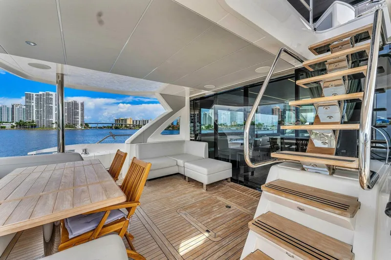 You And Islands Yacht Photos Pics 2023 Sunseeker 76 Yacht - Image 21