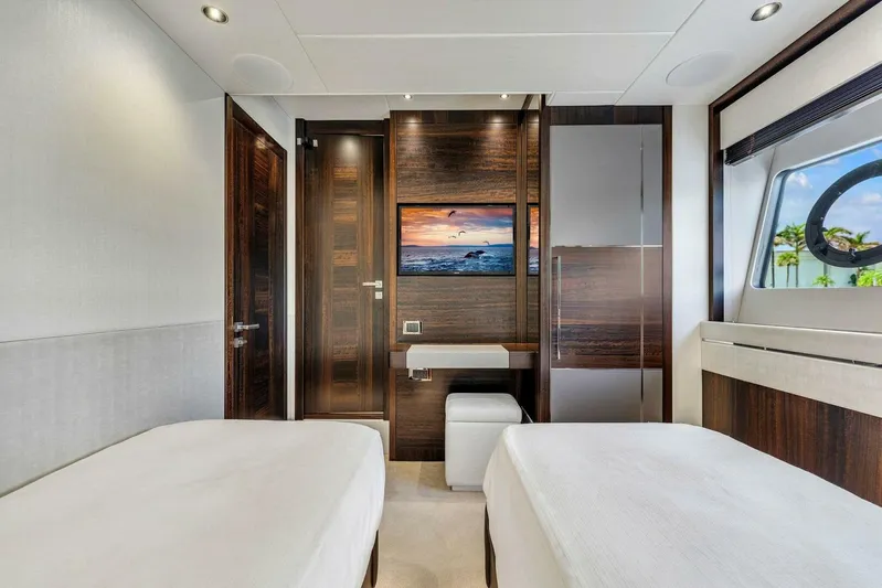 You And Islands Yacht Photos Pics 2023 Sunseeker 76 Yacht - Image 60