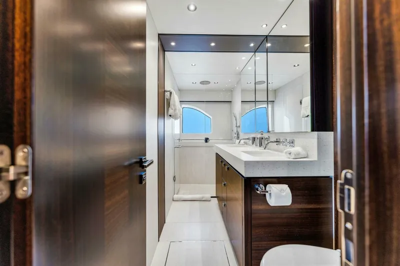 You And Islands Yacht Photos Pics 2023 Sunseeker 76 Yacht - Image 51