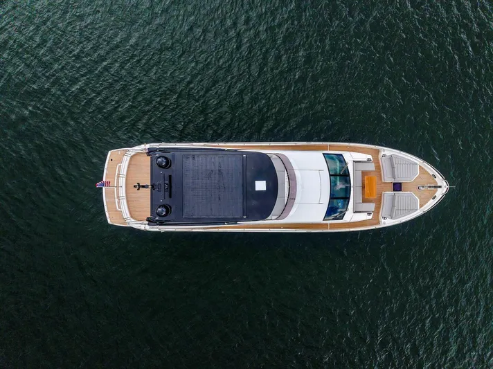 You And Islands Yacht Photos Pics 2023 Sunseeker 76 Yacht - Image 7