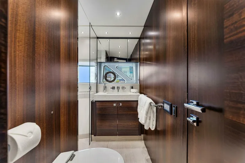 You And Islands Yacht Photos Pics 2023 Sunseeker 76 Yacht - Image 57