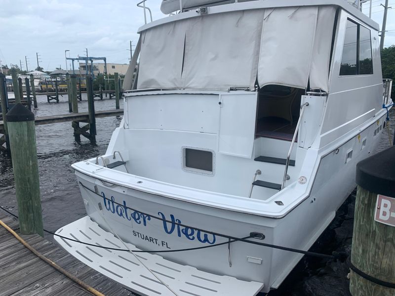 1998 Hatteras 52 Cockpit Motor Yacht