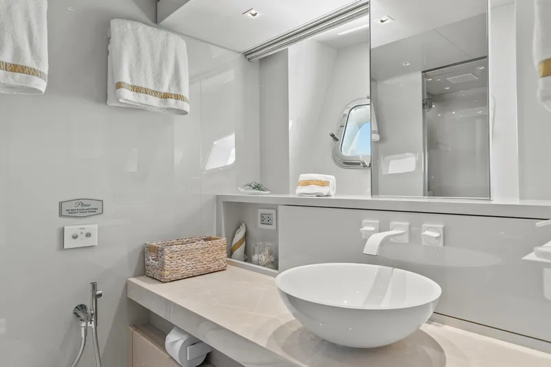 Miss Liza Yacht Photos Pics 2022 Sanlorenzo Sl86 - Image 49