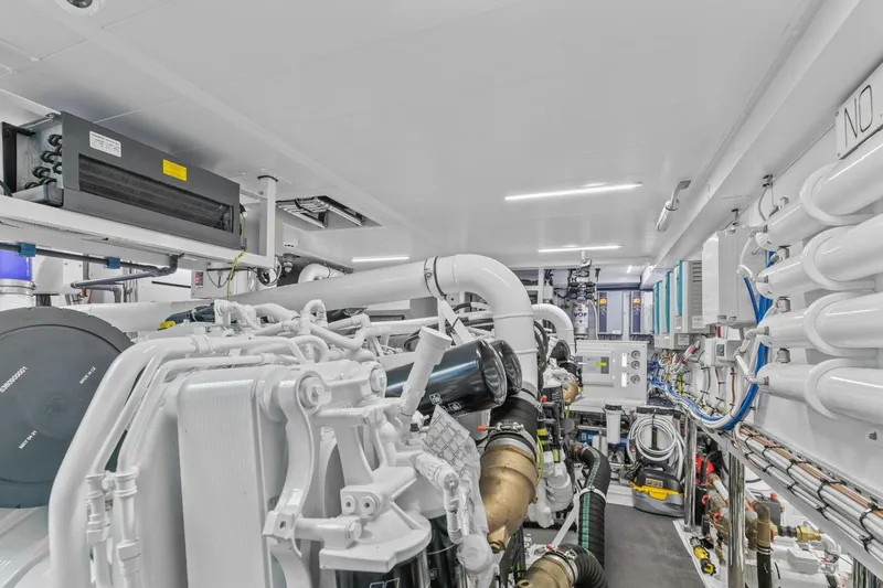 Miss Liza Yacht Photos Pics 2022 Sanlorenzo Sl86 - Image 69