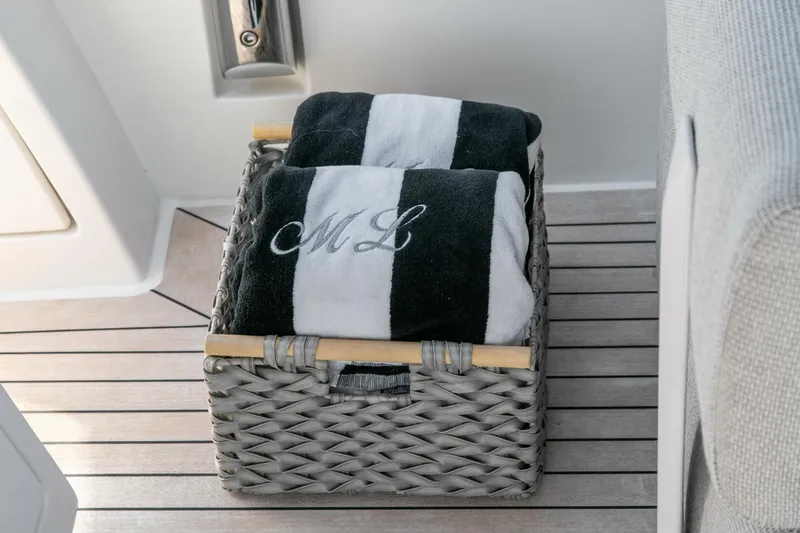 Miss Liza Yacht Photos Pics 2022 Sanlorenzo Sl86 - Image 74