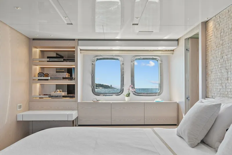 Miss Liza Yacht Photos Pics 2022 Sanlorenzo Sl86 - Image 44