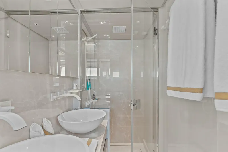 Miss Liza Yacht Photos Pics 2022 Sanlorenzo Sl86 - Image 46