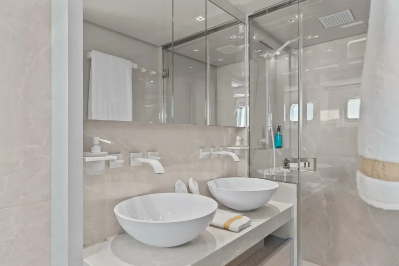 Miss Liza Yacht Photos Pics 2022 Sanlorenzo Sl86 - Image 45