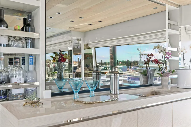 Miss Liza Yacht Photos Pics 2022 Sanlorenzo Sl86 - Image 38