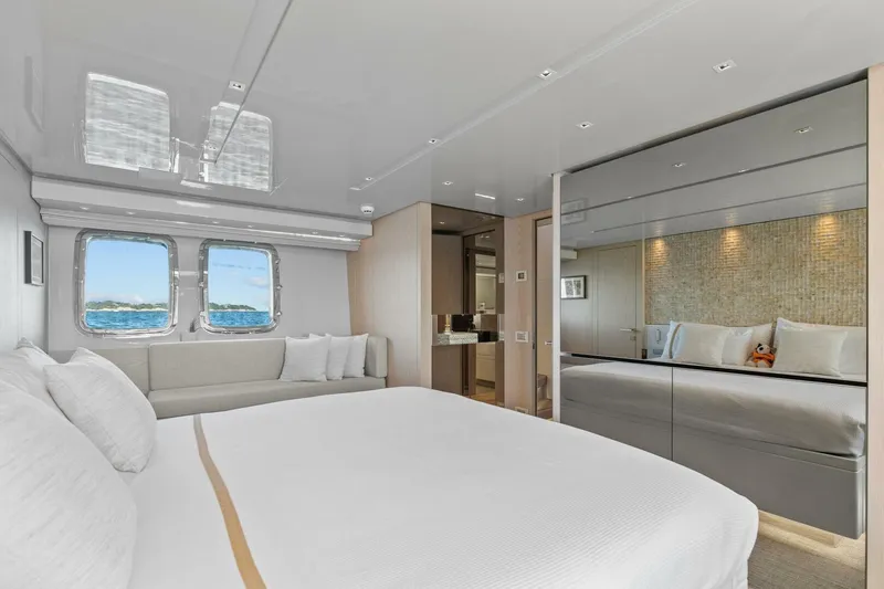 Miss Liza Yacht Photos Pics 2022 Sanlorenzo Sl86 - Image 9