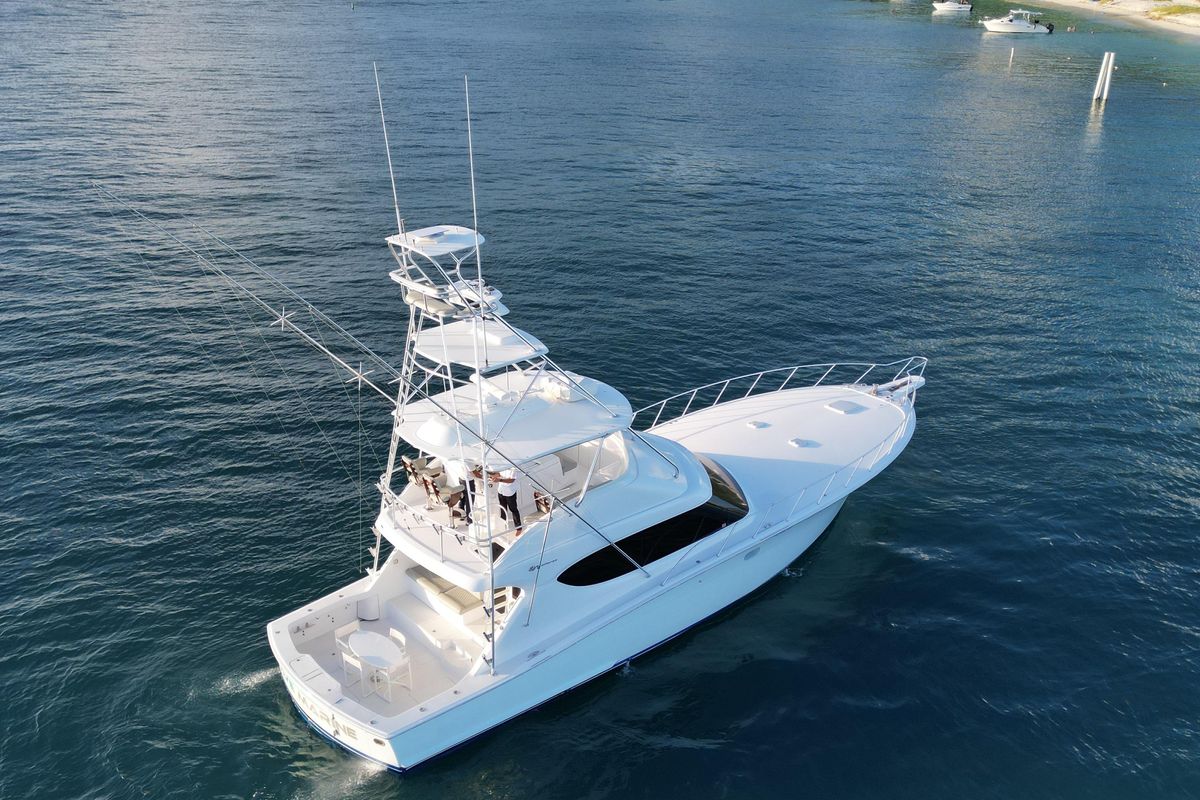 2009 Hatteras 59 