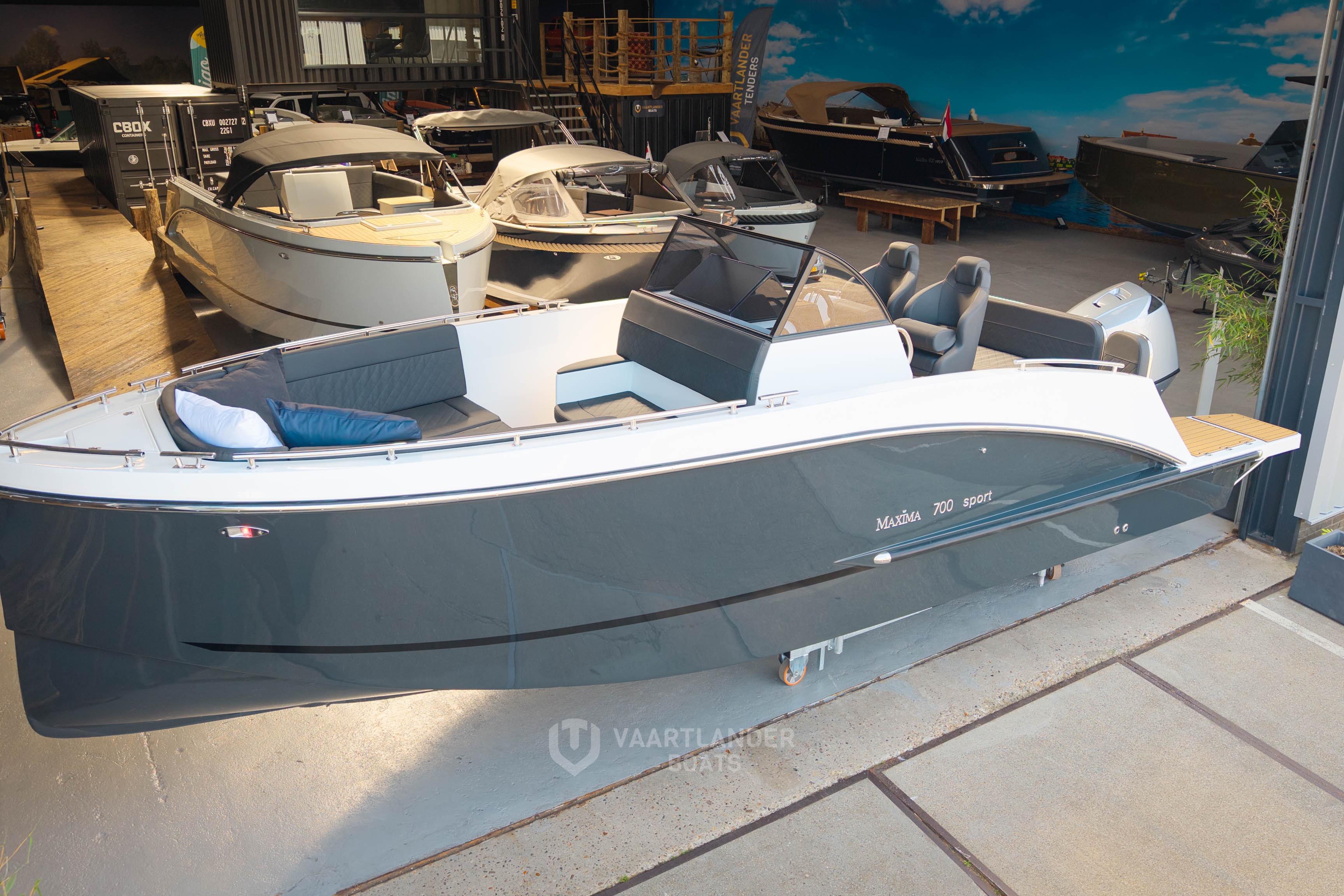 2025 Maxima 700 sport